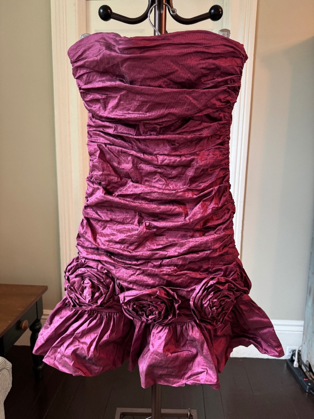 Vintage BCBG Maxazria Strapless Dress Size 4 Purple Taffeta